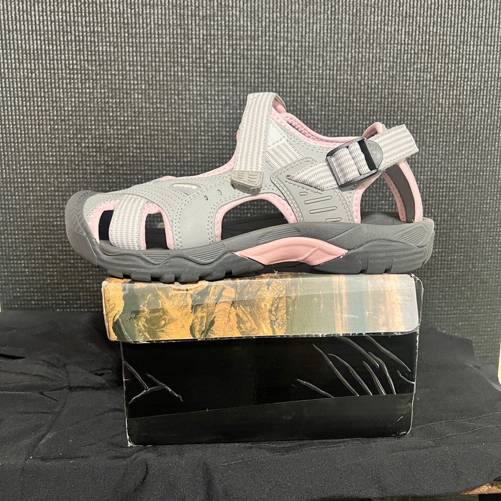 Nortiv 8 Women's Closed Toe Athletic Sport Sandals (Grey and Pink)